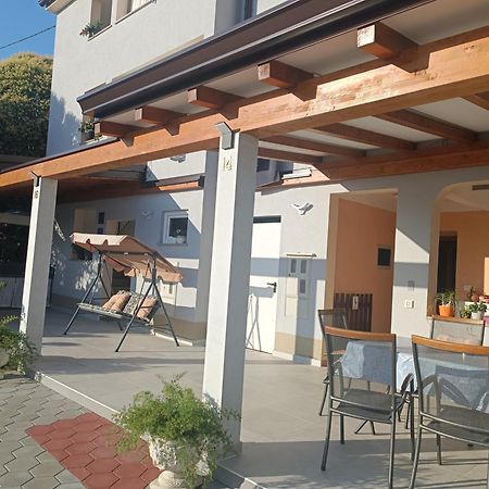 App Roko 3 Poreč Exterior foto