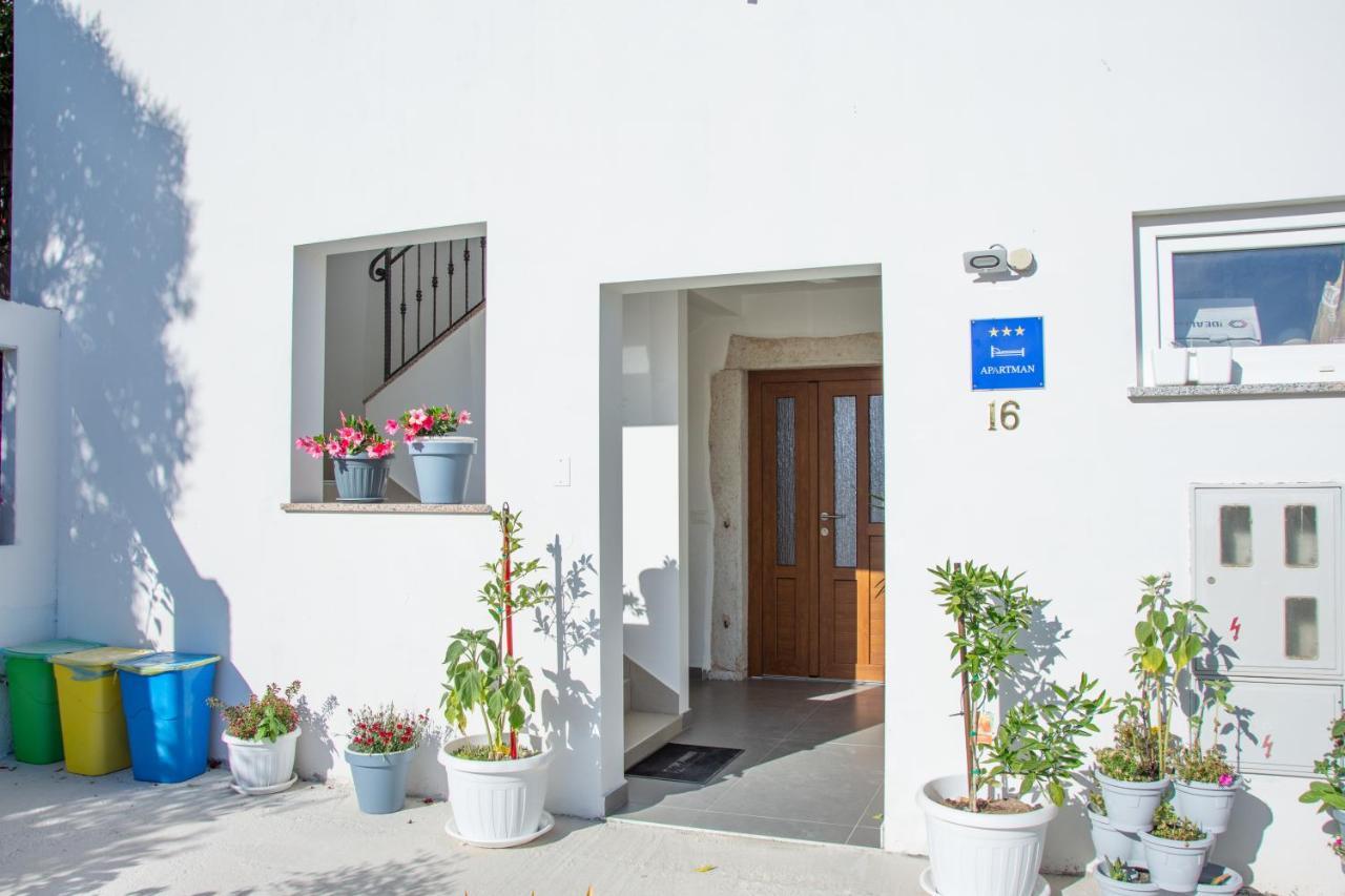 App Roko 3 Poreč Exterior foto